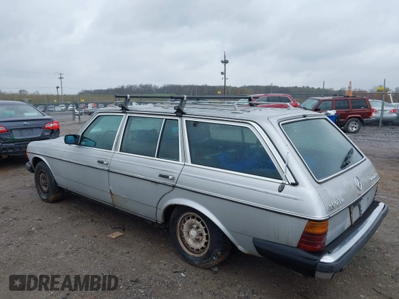 1983 Mercedes-Benz 300 with VIN WDBAB93A2DN017607, listed as a IAAI auction lot 42000777 with 198,318 mi miles and . Bid and sale history available at DreamBid. Image 6.