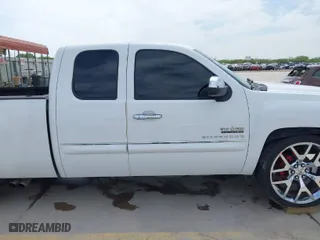 2011 Chevrolet Silverado 1500 LT with VIN 1GCRCSE07BZ103076, listed as a IAAI auction lot 41947829 with 206,666 mi miles. Bid and sale history available at carsss.com. Image 14.