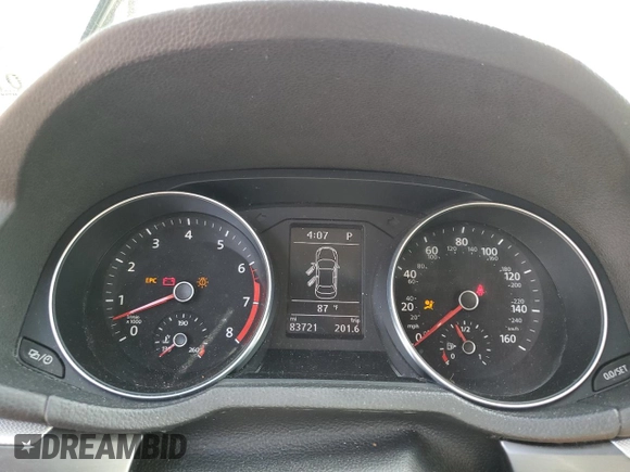 2018 Volkswagen Passat S z VIN 1VWAA7A34JC011566, wystawiony jako Copart lot #53610105 z przebiegiem 83 721 mil mil oraz Szkoda całkowita • Salvage title. Historia ofert i sprzedaży dostępna na DreamBid. Obrazek 9.
