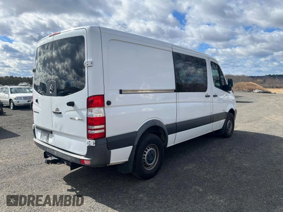 2016 Mercedes-Benz Sprinter with VIN WD4PE7DD2GP225209, listed as a Copart auction lot 48511005 with 164,719 mi miles and Clean Title. Bid and sale history available at DreamBid. Image 3.