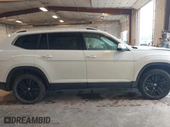 2018 Volkswagen Atlas SEL Premium with VIN 1V2NR2CA3JC594822, listed as a IAAI auction lot 42368854 with 60,688 mi miles and . Bid and sale history available at DreamBid. Image 14.
