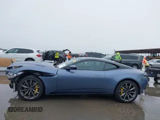 2017 Aston Martin DB11 z VIN SCFRMFAV4HGL03067, wystawiony jako IAAI lot #41962702 z przebiegiem 17 190 mil mil oraz . Historia ofert i sprzedaży dostępna na DreamBid. Obrazek 15.