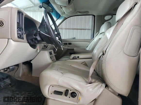 2001 Chevrolet Tahoe LT with VIN 1GNEC13T81R109884, listed as a Copart auction lot 54347275 with 180,735 mi miles and Clean title. Bid and sale history available at DreamBid. Image 7.