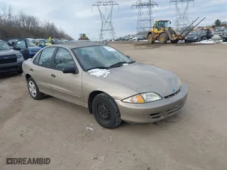 2000 Chevrolet Cavalier LS with VIN 1G1JF5243Y7140667, listed as a IAAI auction lot 41449095 with 109,235 mi miles. Bid and sale history available at carsss.com. Image 1.