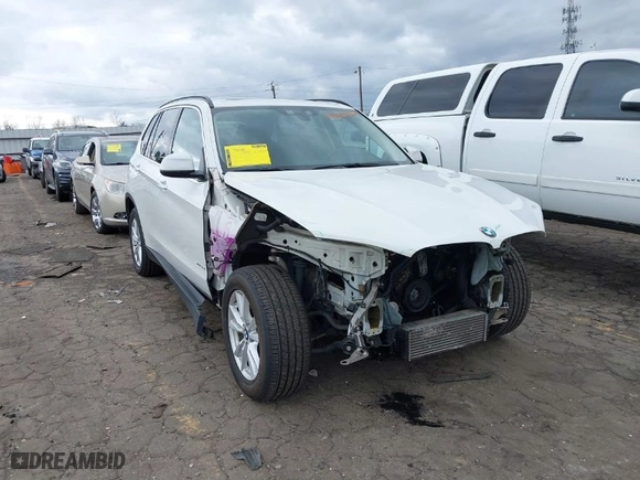 2015 BMW X5 sDrive35i with VIN 5UXKR2C54F0H34975, listed as a IAAI auction lot 41704467 with 92,006 mi miles. Bid and sale history available at carsss.com. Image 1.