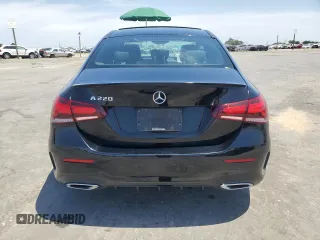 2019 Mercedes-Benz A 220 z VIN WDD3G4EB3KW019870, wystawiony jako Copart lot #59726595 z przebiegiem 73 402 mil mil oraz Szkoda całkowita • Salvage title. Historia ofert i sprzedaży dostępna na DreamBid. Obrazek 6.
