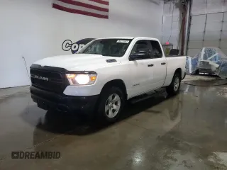 2021 Ram 1500 Tradesman z VIN 1C6RRFCG3MN738657, wystawiony jako Copart lot #47008235 z przebiegiem 191 808 mil mil oraz Czysty tytuł • Clean title. Historia ofert i sprzedaży dostępna na DreamBid. Obrazek 1.