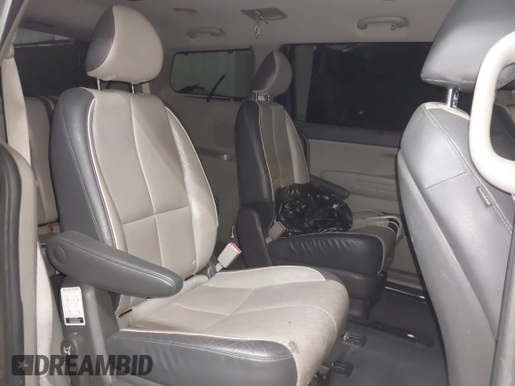 2017 Kia Sedona LX with VIN KNDMB5C17H6248168, listed as a IAAI auction lot 41881875 with 213,977 mi miles. Bid and sale history available at carsss.com. Image 8.