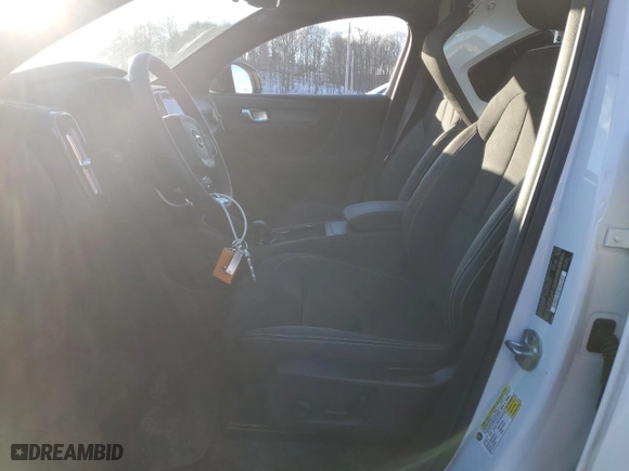 2024 Volvo C40 Recharge Pure Electric Plus with VIN YV4ER3GL7R2096205, listed as a Copart auction lot 45416275 with 0 mi miles and Salvage Title. Bid and sale history available at carsss.com. Image 7.