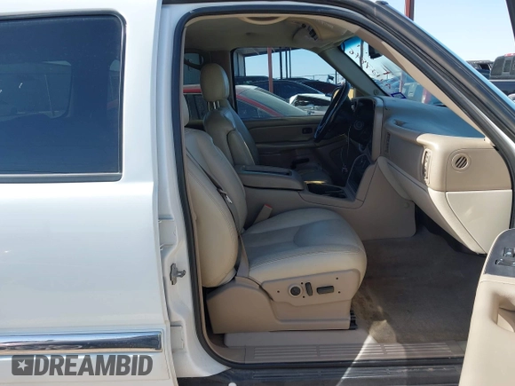 2005 GMC Yukon SLT z VIN 1GKEC13TX5R276234, wystawiony jako IAAI lot #42127846 z przebiegiem 210 802 mil mil oraz . Historia ofert i sprzedaży dostępna na DreamBid. Obrazek 5.