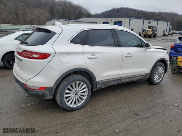 2019 Lincoln MKC Standard with VIN 5LMCJ1D92KUL01799, listed as a Copart auction lot 43443445 with 70,443 mi miles and Salvage Title. Bid and sale history available at carsss.com. Image 3.
