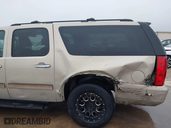 2011 GMC Yukon XL SLT with VIN 1GKS1KE01BR160725, listed as a IAAI auction lot 41587693 with 302,661 mi miles and . Bid and sale history available at carsss.com. Image 6.
