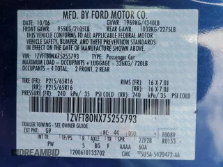 2007 Ford Mustang Deluxe z VIN 1ZVFT80NX75255793, wystawiony jako Copart lot #58993805 z przebiegiem 159 882 mil mil oraz Szkoda całkowita • Salvage title. Historia ofert i sprzedaży dostępna na DreamBid. Obrazek 12.