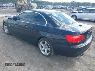 2012 BMW 3 Series 335i z VIN WBADX7C53CE745214, wystawiony jako IAAI lot #42002779 z przebiegiem 124 464 mil mil oraz . Historia ofert i sprzedaży dostępna na DreamBid. Obrazek 3.
