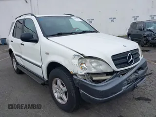 1998 Mercedes-Benz M-Class with VIN 4JGAB54E0WA005344, listed as a IAAI auction lot 37837508 with 159,933 mi miles. Bid and sale history available at carsss.com. Image 1.
