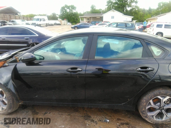 2021 Kia Forte LXS z VIN 3KPF24AD3ME370093, wystawiony jako IAAI lot #42253166 z przebiegiem 31 371 mil mil oraz . Historia ofert i sprzedaży dostępna na DreamBid. Obrazek 14.