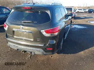 2015 Nissan Pathfinder Platinum z VIN 5N1AR2MM4FC612742, wystawiony jako IAAI lot #41828365 z przebiegiem 132 658 mil mil oraz . Historia ofert i sprzedaży dostępna na DreamBid. Obrazek 17.