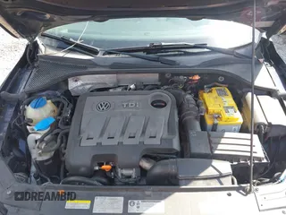 2013 Volkswagen Passat SE z VIN 1VWBN7A34DC035637, wystawiony jako IAAI lot #42362830 z przebiegiem 149 981 mil mil oraz . Historia ofert i sprzedaży dostępna na DreamBid. Obrazek 10.