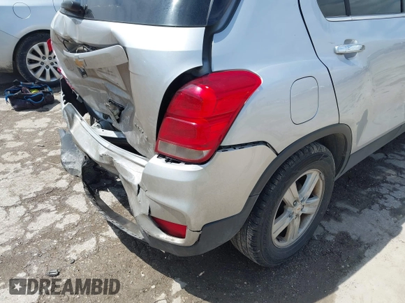 2017 Chevrolet Trax LT with VIN KL7CJLSB6HB166935, listed as a IAAI auction lot 41901204 with 114,352 mi miles and . Bid and sale history available at carsss.com. Image 6.