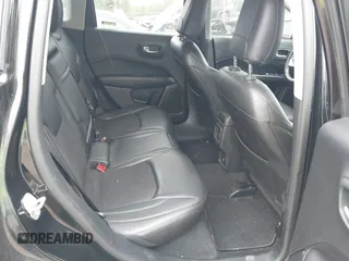 2018 Jeep Compass Altitude z VIN 3C4NJDBBXJT199927, wystawiony jako IAAI lot #42182460 z przebiegiem 93 535 mil mil oraz . Historia ofert i sprzedaży dostępna na DreamBid. Obrazek 8.