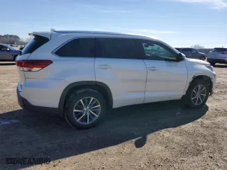 2017 Toyota Highlander XLE with VIN 5TDJZRFH2HS517353, listed as a Copart auction lot 46325805 with 124,249 mi miles and Salvage Title. Bid and sale history available at carsss.com. Image 3.