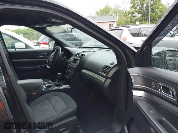 2019 Ford Explorer XLT с VIN 1FM5K8D87KGA05751, выставлен на аукционе IAAI как лот 42222012 с пробегом 72 964 миль миль и . История ставок и продаж доступна на DreamBid. Изображение 5.
