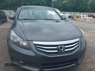 2011 Honda Accord EX-L z VIN 1HGCP3F8XBA012081, wystawiony jako IAAI lot #42467202 z przebiegiem 145 185 mil mil oraz . Historia ofert i sprzedaży dostępna na DreamBid. Obrazek 12.