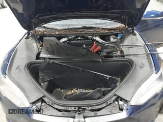 2018 Tesla Model S 75D with VIN 5YJSA1E24JF257817, listed as a IAAI auction lot 41960439 with 61,971 mi miles and . Bid and sale history available at DreamBid. Image 10.