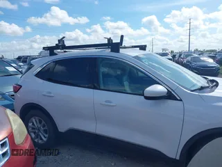 2020 Ford Escape SE z VIN 1FMCU0G68LUB44710, wystawiony jako IAAI lot #42545274 z przebiegiem Nie podano mil oraz . Historia ofert i sprzedaży dostępna na DreamBid. Obrazek 14.