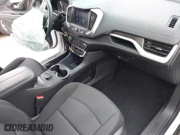 2024 GMC Terrain SLE z VIN 3GKALMEG3RL382747, wystawiony jako IAAI lot #41568279 z przebiegiem 9222 mil mil oraz . Historia ofert i sprzedaży dostępna na DreamBid. Obrazek 5.