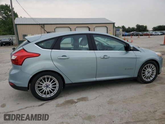 2013 Ford Focus Electric with VIN 1FADP3R42DL264058, listed as a Copart auction lot 59331665 with 43,266 mi miles and Salvage title. Bid and sale history available at DreamBid. Image 3.