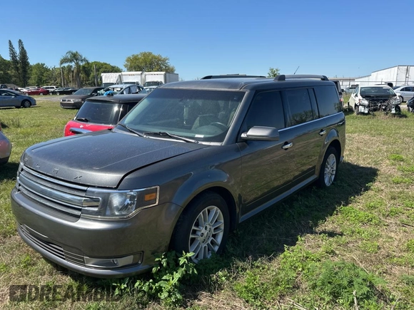 2016 Ford Flex SEL z VIN 2FMGK5C83GBA09724, wystawiony jako Copart lot #49134325 z przebiegiem 188 103 mil mil oraz Czysty tytuł • Clean title. Historia ofert i sprzedaży dostępna na DreamBid. Obrazek 2.