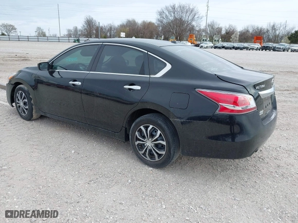 2015 Nissan Altima 2.5 with VIN 1N4AL3APXFN323224, listed as a IAAI auction lot 41703148 with 173,441 mi miles. Bid and sale history available at carsss.com. Image 3.