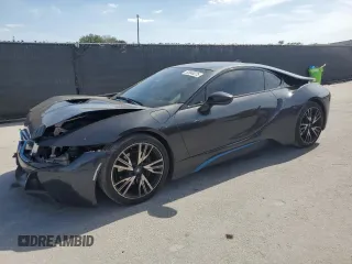 2016 BMW i8 z VIN WBY2Z2C58GV675009, wystawiony jako Copart lot #53946225 z przebiegiem 111 051 mil mil oraz Szkody całkowita. Historia ofert i sprzedaży dostępna na DreamBid. Obrazek 1.