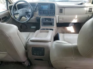 2005 Chevrolet Tahoe LS with VIN 1GNEC13T55R242365, listed as a Copart auction lot 84685624 with 199,968 mi miles and Salvage Title. Bid and sale history available at carsss.com. Image 8.