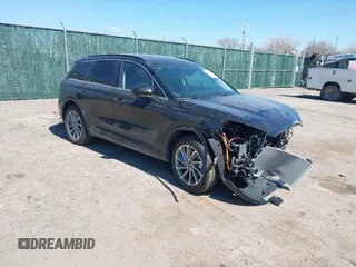 2025 Lincoln Corsair Grand Touring z VIN 5LMTJ5DZ0SUL08676, wystawiony jako IAAI lot #41843594 z przebiegiem 372 mil mil oraz . Historia ofert i sprzedaży dostępna na DreamBid. Obrazek 1.