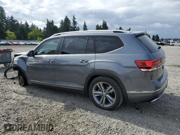 2018 Volkswagen Atlas SE with VIN 1V2PR2CA4JC555911, listed as a Copart auction lot 61905125 with 101,860 mi miles and Salvage title. Bid and sale history available at DreamBid. Image 2.