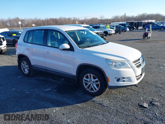 2011 Volkswagen Tiguan SEL with VIN WVGBV7AX7BW515233, listed as a IAAI auction lot 41234933 with 170,674 mi miles and . Bid and sale history available at DreamBid. Image 1.