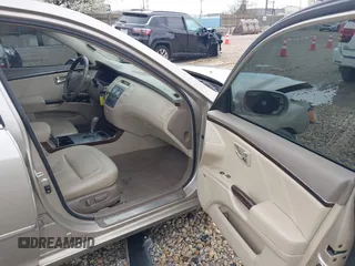 2009 Hyundai Azera Limited z VIN KMHFC46FX9A343230, wystawiony jako IAAI lot #42107823 z przebiegiem 26 319 mil mil oraz . Historia ofert i sprzedaży dostępna na DreamBid. Obrazek 5.