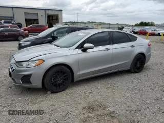 2020 Ford Fusion SE with VIN 3FA6P0HDXLR113882, listed as a Copart auction lot 57677215 with 104,459 mi miles and Salvage title. Bid and sale history available at DreamBid. Image 1.