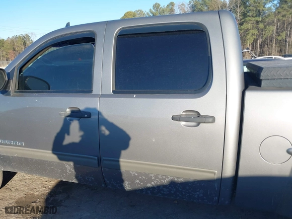2008 GMC Sierra 1500 Work Truck with VIN 2GTEK133781178421, listed as a IAAI auction lot 41441844 with 213,315 mi miles. Bid and sale history available at carsss.com. Image 15.