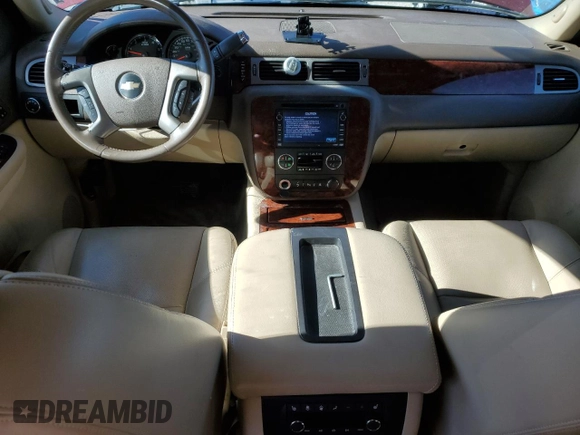 2009 Chevrolet Tahoe LTZ z VIN 1GNFC33J19R178166, wystawiony jako Copart lot #83400004 z przebiegiem 189 600 mil mil oraz Szkoda całkowita • Salvage title. Historia ofert i sprzedaży dostępna na DreamBid. Obrazek 8.
