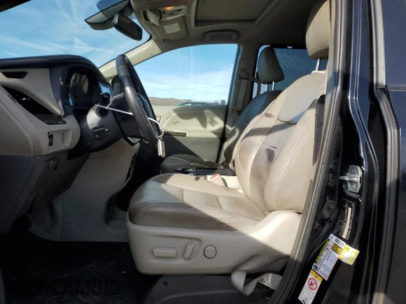 2018 Toyota Sienna XLE Auto Access Seat with VIN 5TDYZ3DC3JS945828, listed as a Copart auction lot 87716365 with 282,364 mi miles and Clean Title. Bid and sale history available at carsss.com. Image 7.