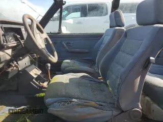 1985 Volkswagen Golf с VIN WVWCA015XFK011539, выставлен на аукционе Copart как лот 46625955 с пробегом 170 583 миль миль и Чистый • Clean title. История ставок и продаж доступна на DreamBid. Изображение 7.