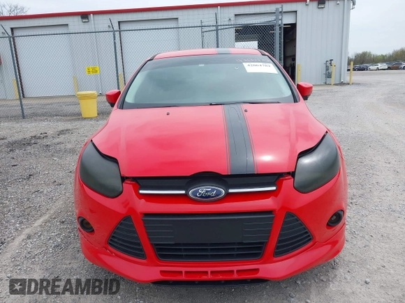 2014 Ford Focus SE with VIN 1FADP3K21EL275515, listed as a IAAI auction lot 42064704 with 142,147 mi miles. Bid and sale history available at carsss.com. Image 6.