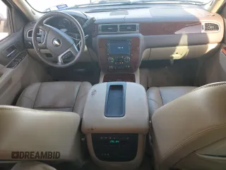 2010 Chevrolet Tahoe LTZ z VIN 1GNUCCE06AR203496, wystawiony jako Copart lot #83473464 z przebiegiem 157 480 mil mil oraz Szkoda całkowita • Salvage title. Historia ofert i sprzedaży dostępna na DreamBid. Obrazek 8.