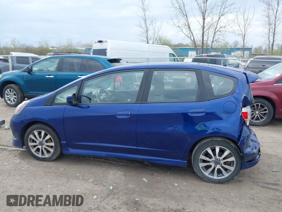 2012 Honda Fit Sport with VIN JHMGE8H50CC001195, listed as a IAAI auction lot 42083901 with 149,303 mi miles and . Bid and sale history available at DreamBid. Image 15.