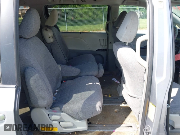 2011 Toyota Sienna LE AAS with VIN 5TDKK3DC2BS175598, listed as a IAAI auction lot 42186153 with 169,267 mi miles. Bid and sale history available at carsss.com. Image 8.