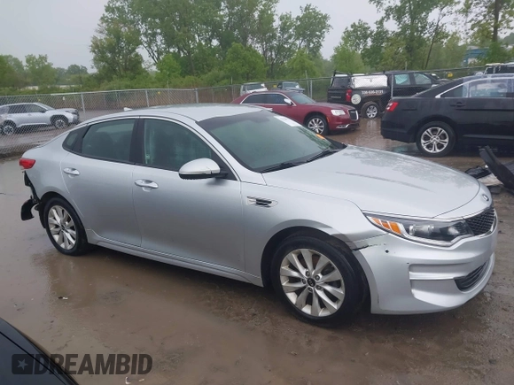 2016 Kia Optima LX z VIN 5XXGT4L37GG010780, wystawiony jako IAAI lot #42320573 z przebiegiem 154 662 mil mil oraz . Historia ofert i sprzedaży dostępna na DreamBid. Obrazek 13.