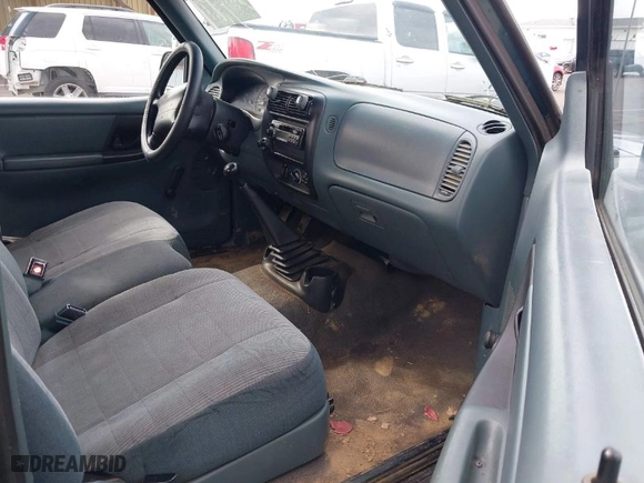 1996 Ford Ranger XL with VIN 1FTCR14A3TPA04986, listed as a IAAI auction lot 41928315 with 228,120 mi miles. Bid and sale history available at carsss.com. Image 5.